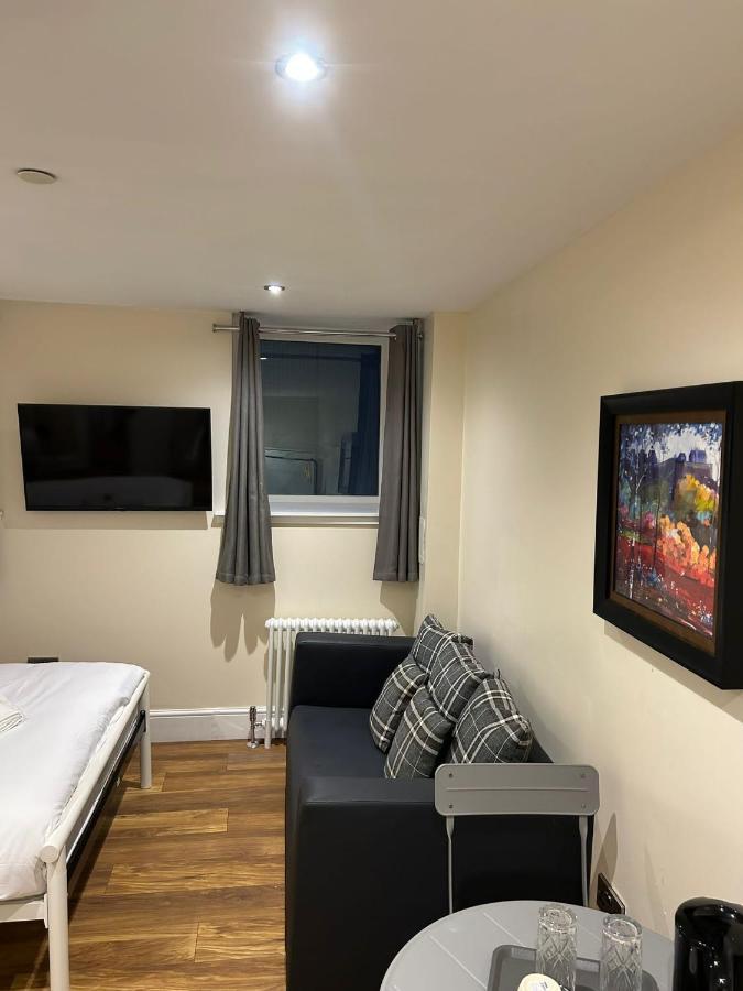 Modern Double Room With Sofa Edimburgo Exterior foto
